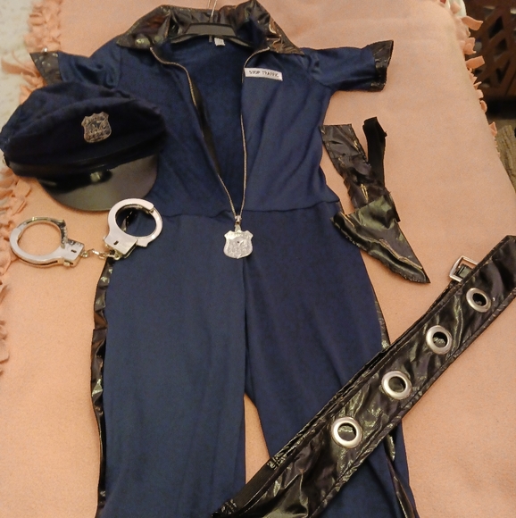 FEMALE..HOLLOWEEN POLICE 5-PIECE JUMPSUIT..COSTUME WITH/ ACCESSORIES ..SZ.MED.. - Picture 1 of 9